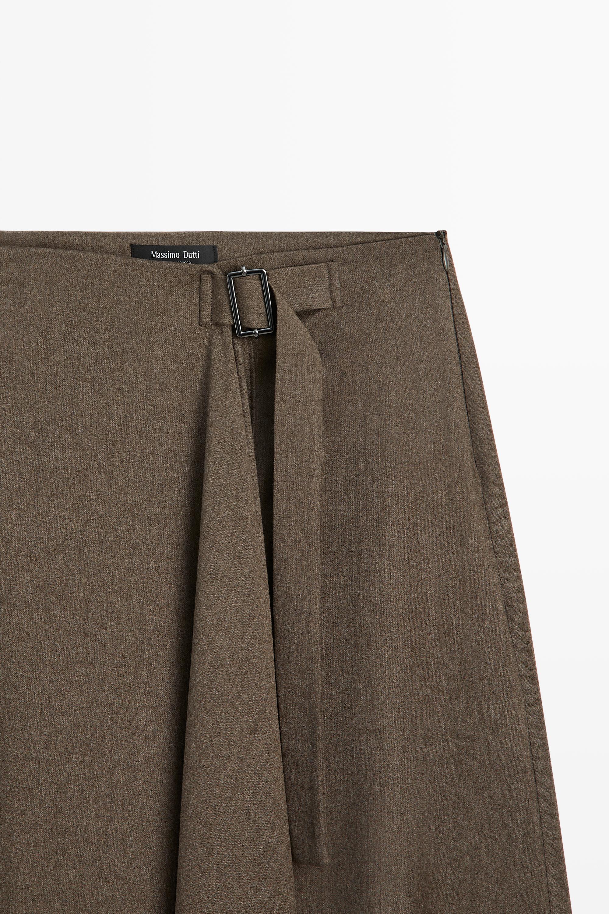 Jupe midi détail boucle